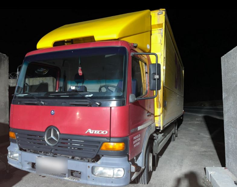Policia e Kosovës kap në kontrabandë një kamion me 90 mijë kokrra vezë
