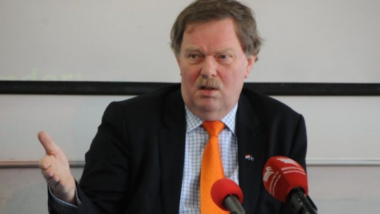 Ish-ambasadori holandez në Kosovë, Bosch: Vuçiqi po tregon fytyrën e vërtetë