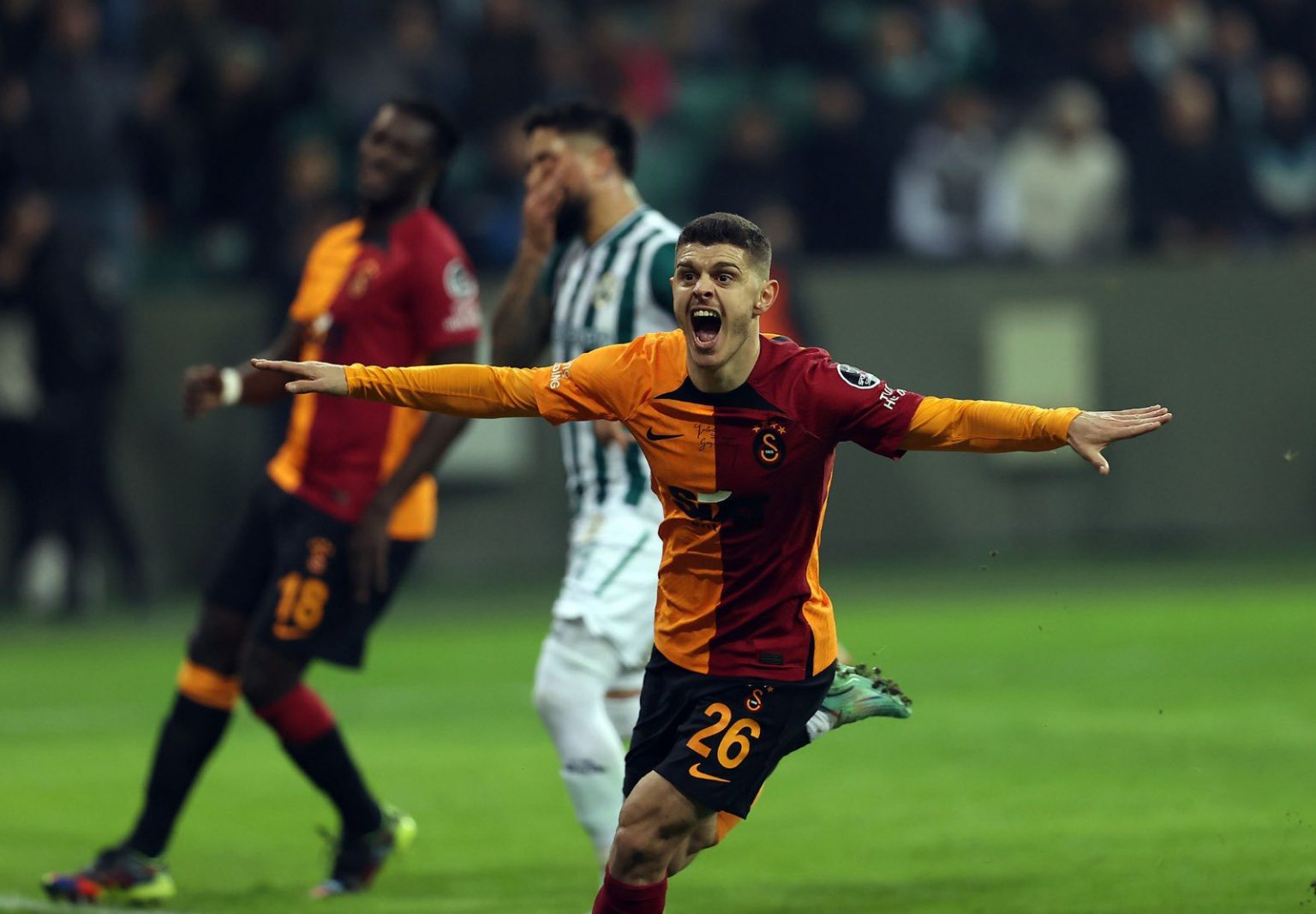 SUPERGOOOL/ Rashica fantastik, shënon gol të bukur me fanellën e Galatasaray