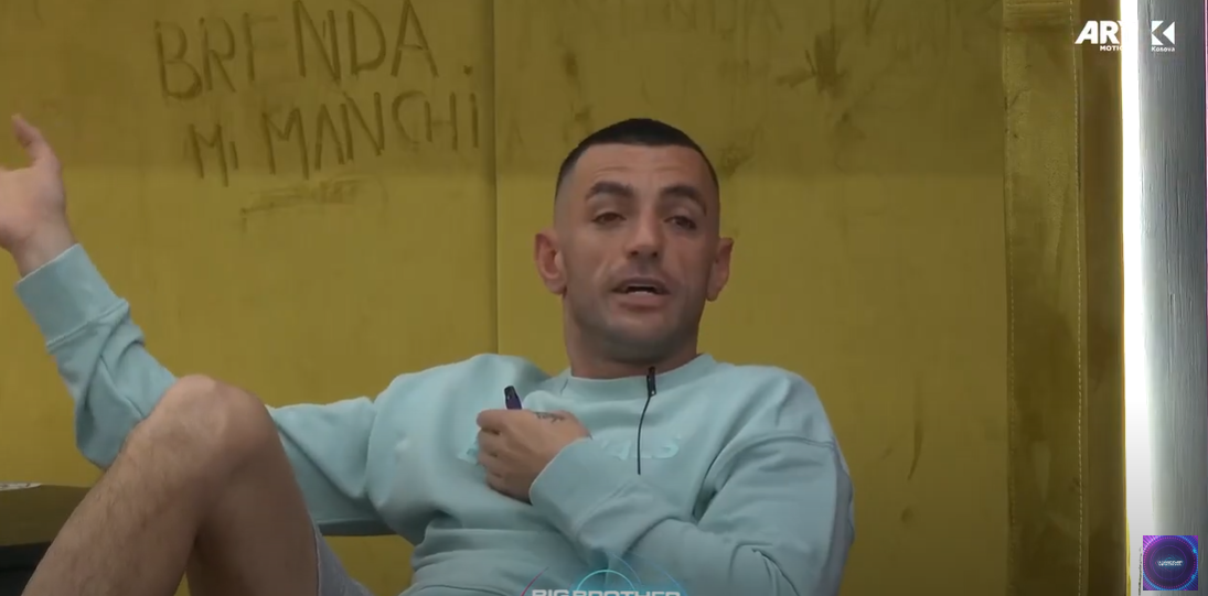 Stresi drejtuar Artanit: Publiku e di se jam më burrë se ty, o bablok (VIDEO)