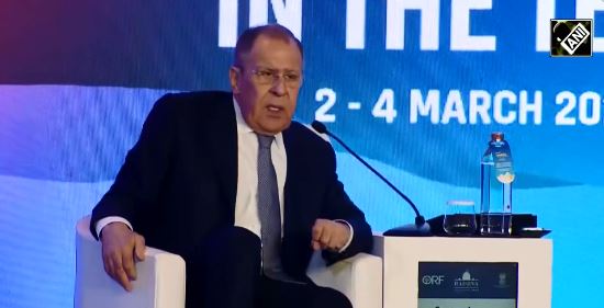 Publiku qesh me Lavrovin kur thotë se lufta s’u nis nga Rusia por nga Ukraina