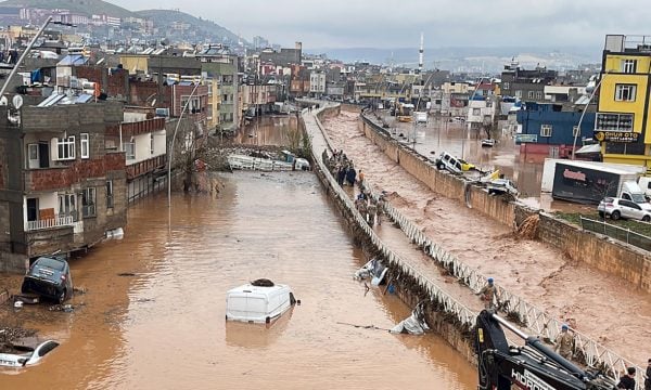 14 viktima nga përmbytjet në zonat e prekura nga tërmeti në Turqi