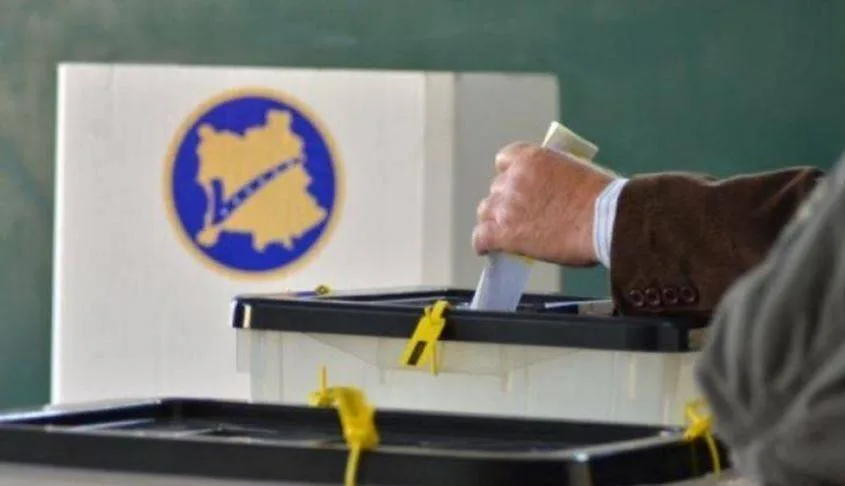 Kryetari i KQZ-së monitoron zgjedhjet edhe në Çabër të Zubin Potokut