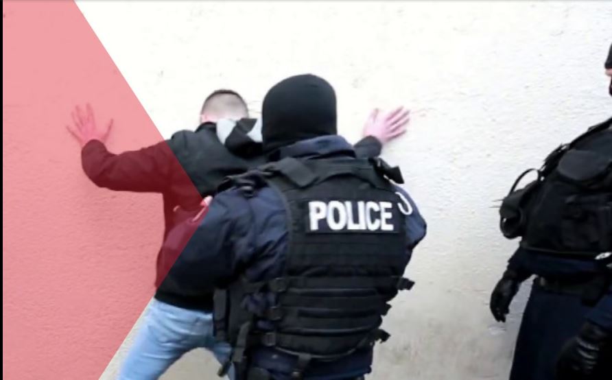 Policia arreston dy të dyshuarit për grabitjen në Fushë Kosovë
