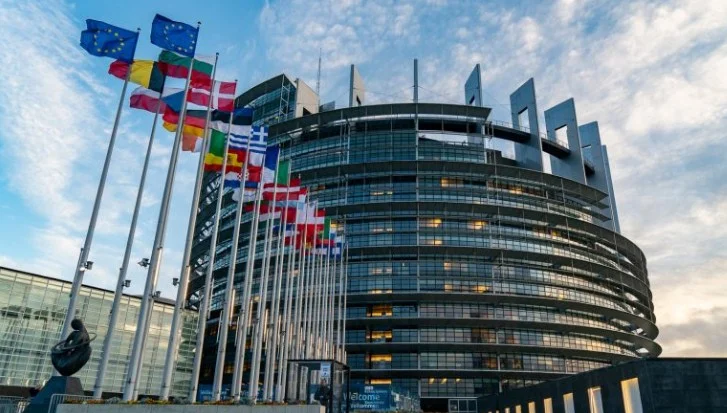 Parlamenti Evropian nesër voton për herë të fundit për heqje vizash (VIDEO)