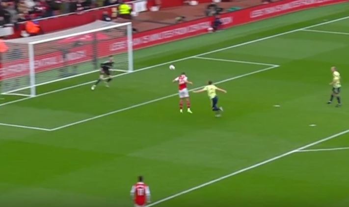 Granit Xhaka shënon gol të bukur për Arsenalin, fundoset Leeds United