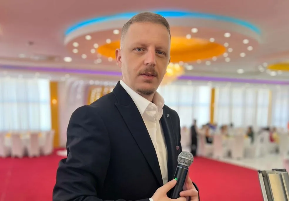 Besart Berisha publikon këngën e re “Për dashni”