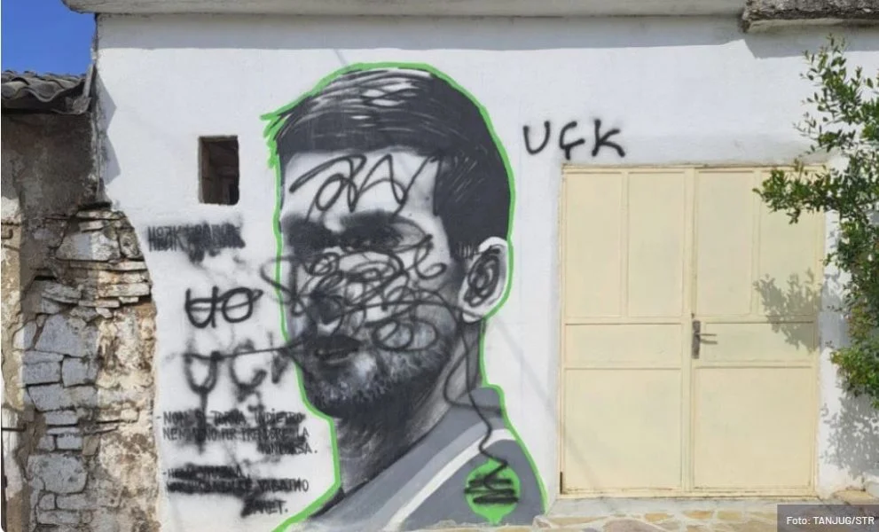 Pas shkrimit nacionalist për Kosovën, kështu përfundon murali i Djokovicit në Rahovec