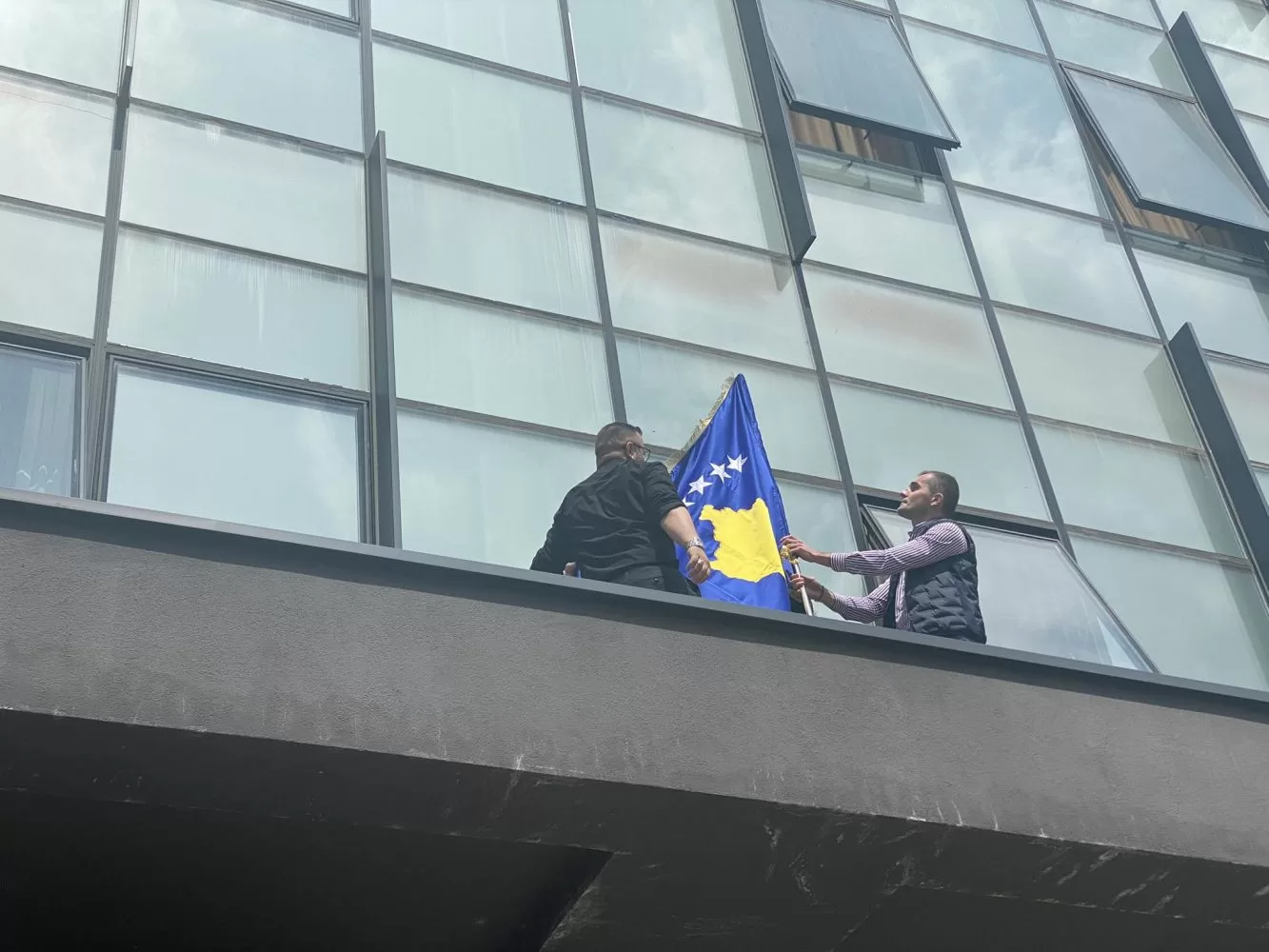Në Komunën e Mitrovicës së Veriut vendoset Flamuri i Kosovës