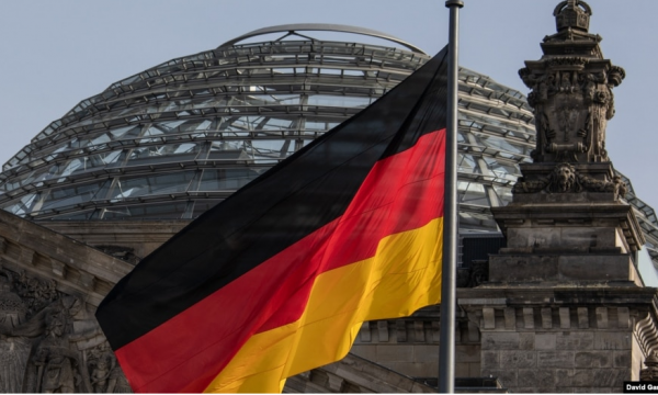 Gjermania do të lejojë azilkërkuesit të marrin më shpejt lejet e punës