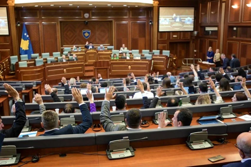 Kuvendi miraton Ligjin për të drejtat e dëshmorëve dhe invalidëve të UÇK-së
