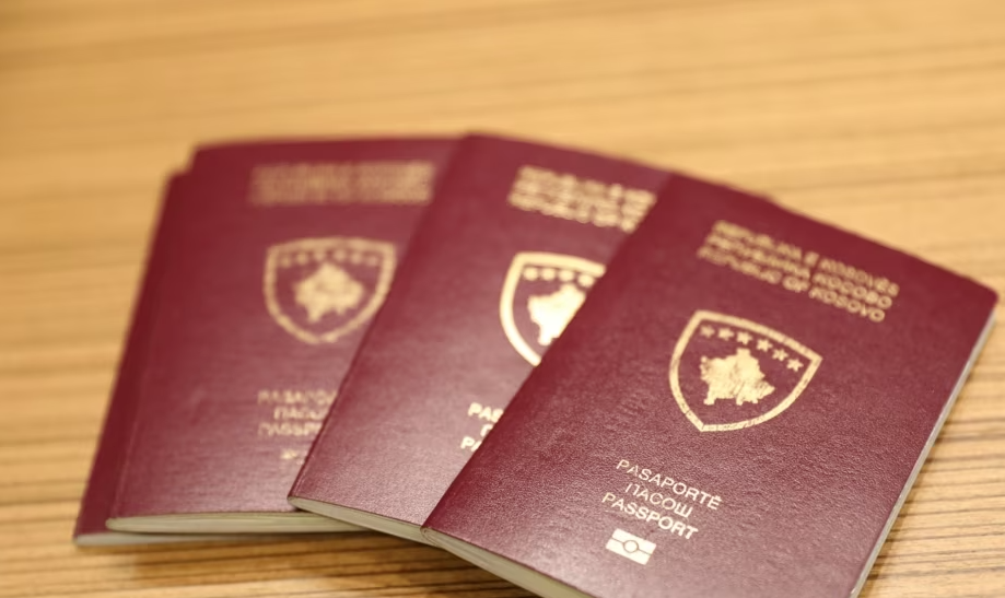 Ish-ministri kosovar: 3 shtete të BE-së po shqyrtojnë pezullimin e vizave për Kosovën