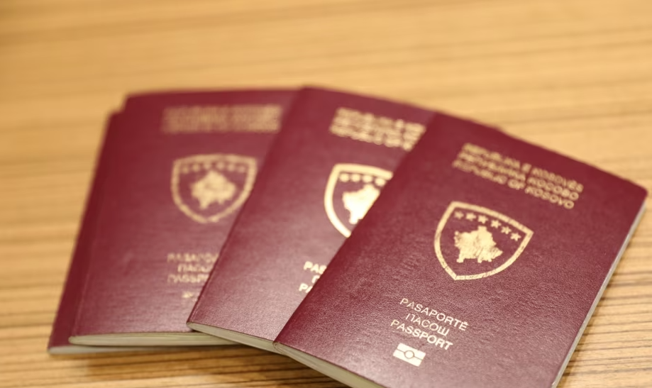 Propozohet heqja e vizave për shtetasit e Kosovës që kanë pasaporta të Serbisë