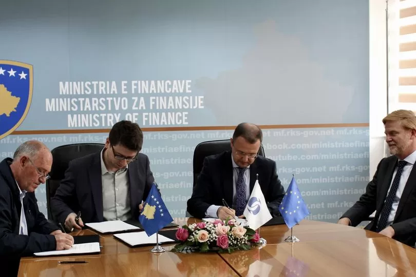 Nënshkruhet marrëveshja e grantit prej 2.5 milionë euro për trajtimin e ujërave të zeza në Gjilan