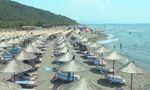 Për 7 muaj, 5.1 milionë turistë hynë në Shqipëri, prijnë ata nga Kosova