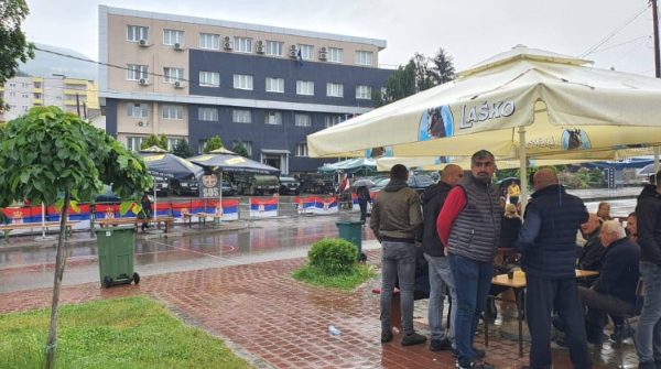 Mblidhen protestuesit në Leposaviq