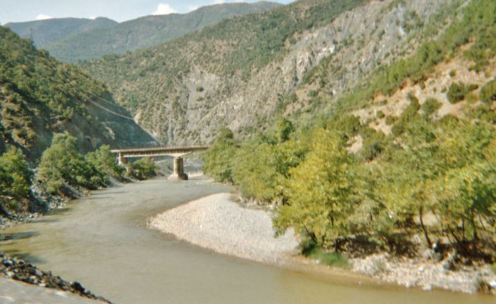 Elbasan: Gjendet trupi i pajetë i një 46-vjeçari në lumin Shkumbin
