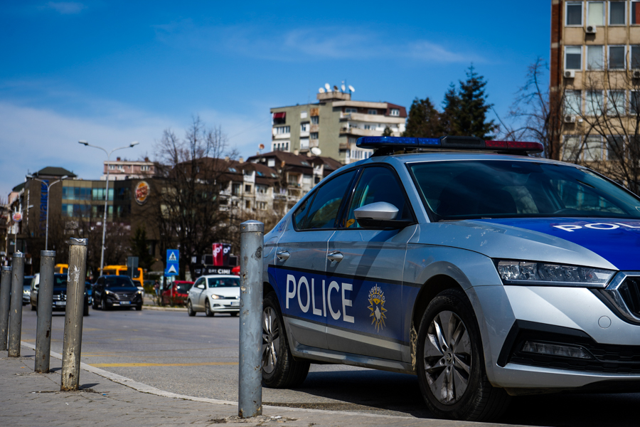 Aksion policor në Prishtinë e Gjilan: Konfiskohen dy bunkerë dhe disa armë zjarri, arrestohen dy persona