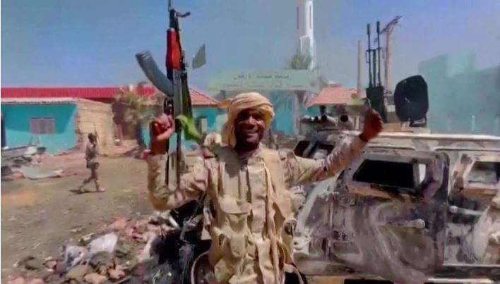 Sudan: Njëra palë e luftës ofron armëpushim për Kurban Bajram