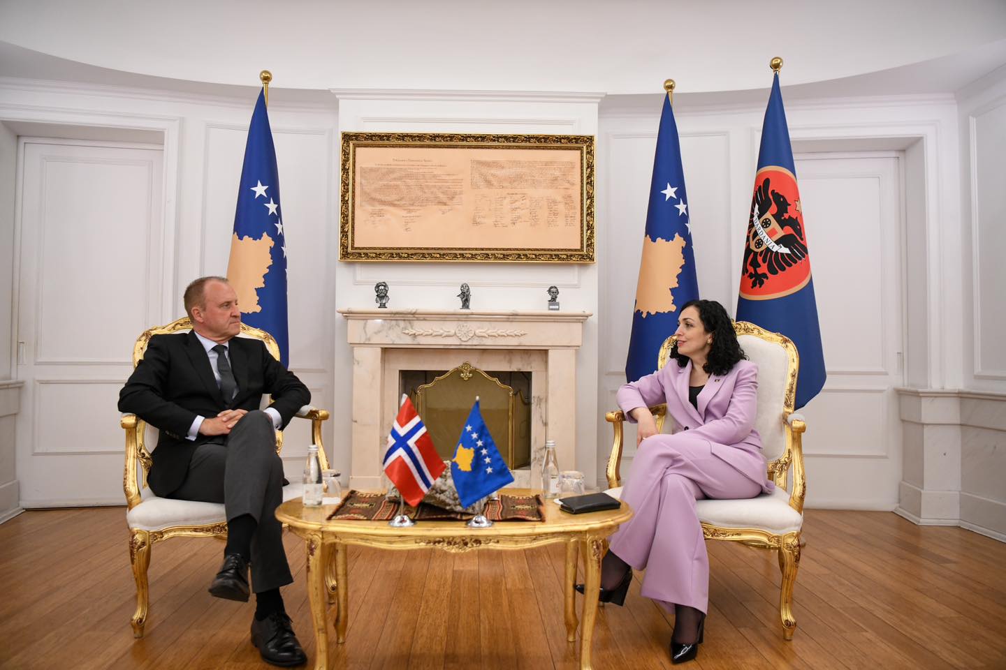 Osmani takon ambasadorin e Norvegjisë, kjo është arsyeja