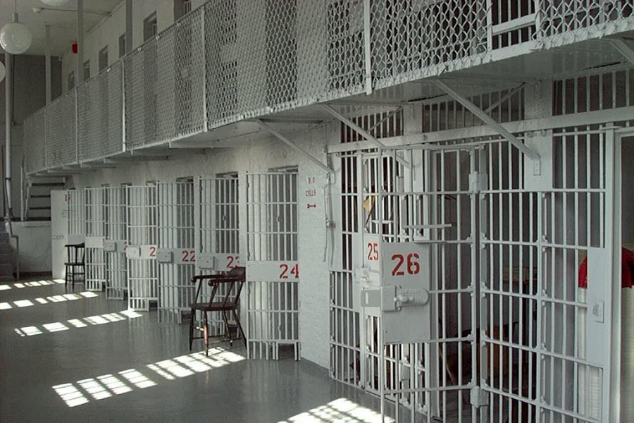 Dënohet me 11 vjet burgim njëri i akuzuar për vrasjen e rëndë në Lipjan, tjetri lirohet nga akuza