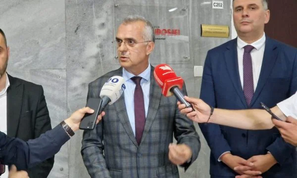 “Veç je i sëmurë se ta tregoj vendin”, Dugolli thotë se u kërcënua nga deputeti Bekë Berisha