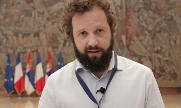 Gazetari shqiptar në Beograd: Vuçiq tha se situata po shkon drejt një rruge pa kthim!