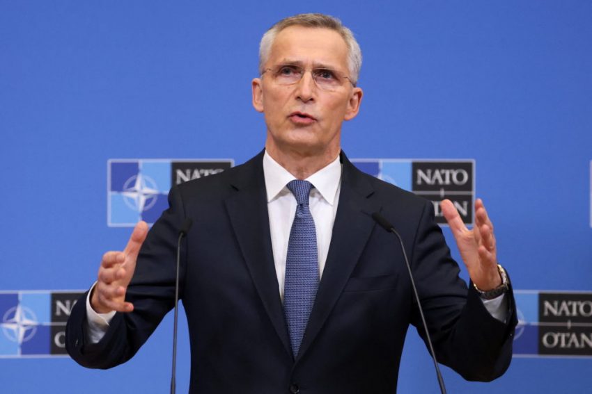 Stoltenberg sërish u bën thirrje Kosovës dhe Serbisë për shtensionim të situatës në veri