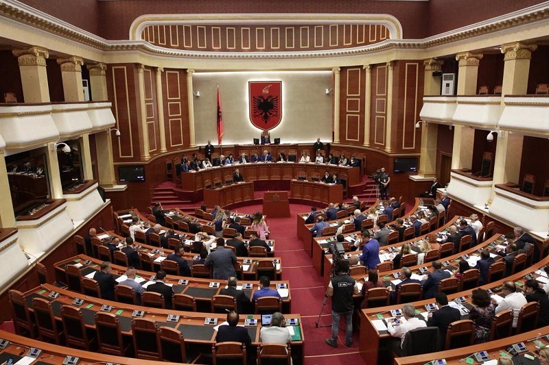 Shqipëri: Kuvendi hap rrugën për arrestimin e Ahmetajt