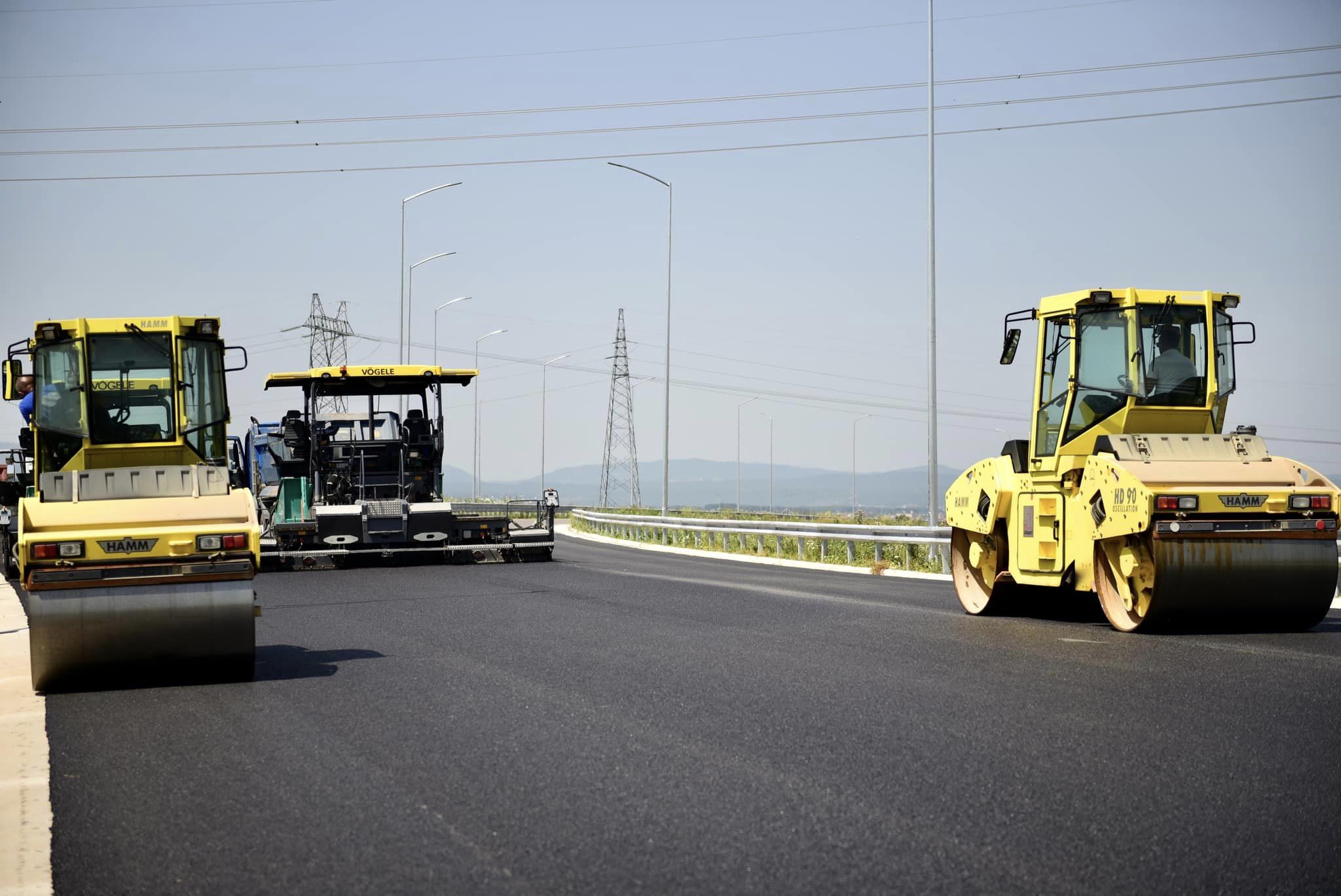 Ministri i Infrastrukturës: Mbi 70% e autostradës së Gjilanit është ndërtuar