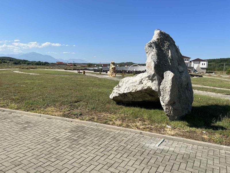 Guri përkujtimor i Nënës Pashkë zhvendoset në Kompleksin Memorial të Mejës