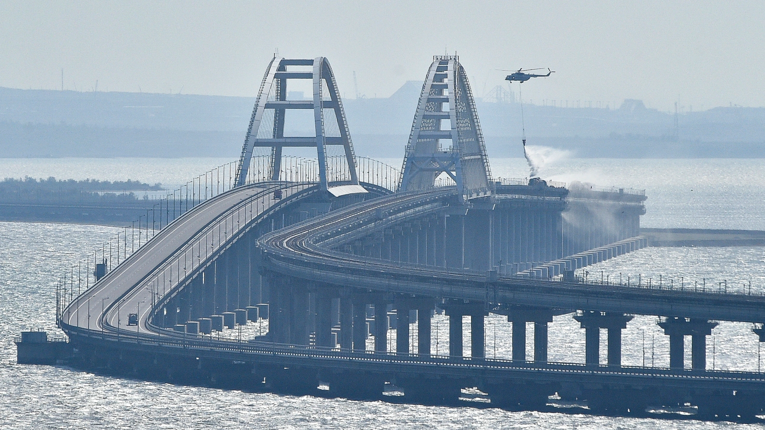 “Situatë emergjente” në urën e Krimesë, raportohet për dy të vdekur