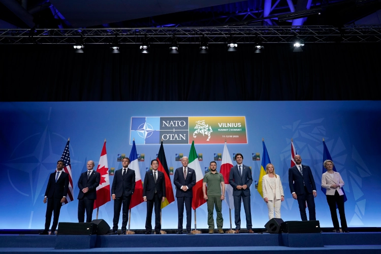 Samiti i NATO-s: Ukrainës i hiqen barrierat për anëtarësim, Suedisë iu dha drita e gjelbër