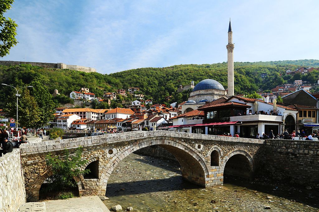 E rëndë: Prindërit në Prizren sulmohen fizikisht nga djali, detyrohen ta çojnë në Polici