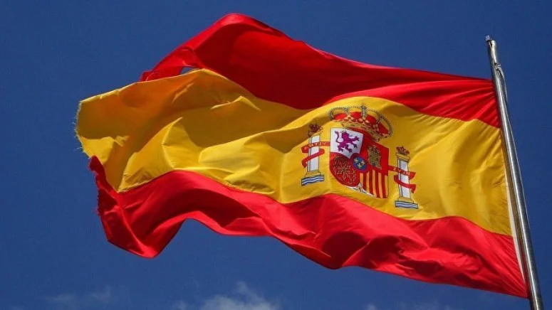 Spanjë: Propozohet që të rinjve t’u jepen nga 20,000 euro që nga mosha 18 vjeç