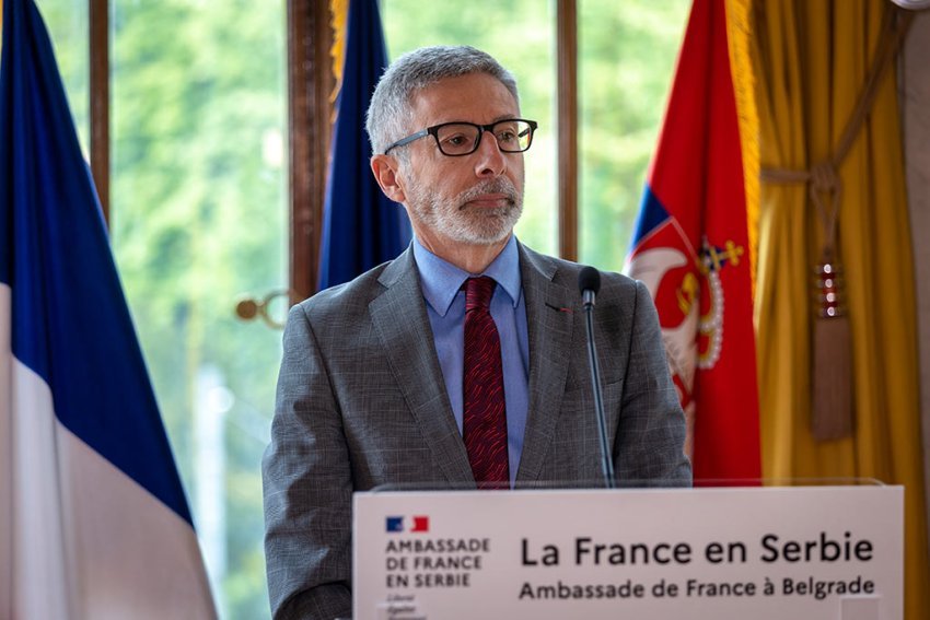 Ambasadori francez në Beograd: Të arrihet përparim në dialogun ndërmjet Kosovës dhe Serbisë