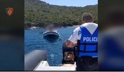 Kishin ngelur në det, policia në Vlorë shpëton 5 turistë në Karaburun