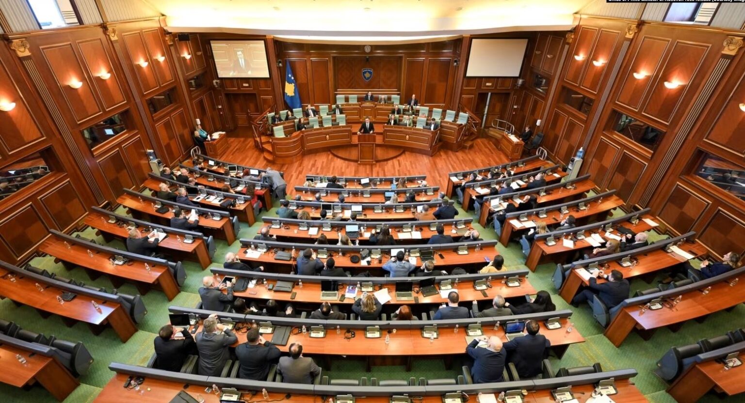 Pozita zotohet për efikasitet të Kuvendit, opozita “kërcënon” se do t’ia pamundësojnë punë