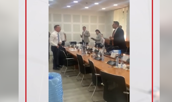 “Mshele meçkën, idiot…” Pal Lekaj gati sa nuk përleshet fizikisht me Armend Mujën