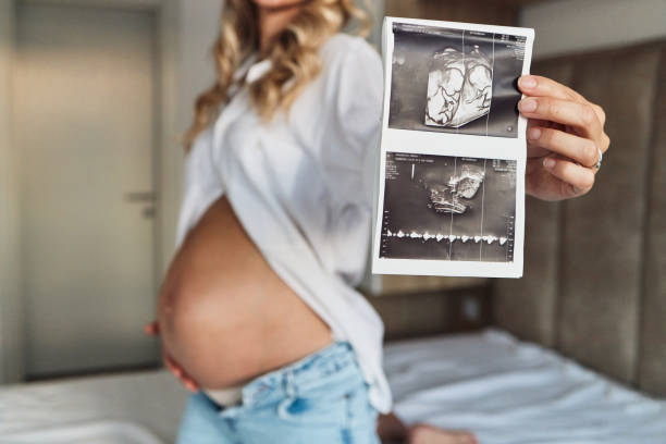 Njihuni me efektet anësore të pre eklampsisë te gratë shtatzëna me binjakë