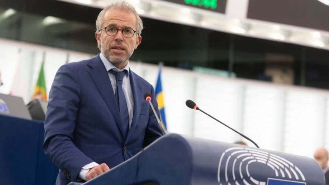 Eurodeputeti holandez thumbon BE-në: Qëndrimi ndaj Kurtit nuk justifikohet