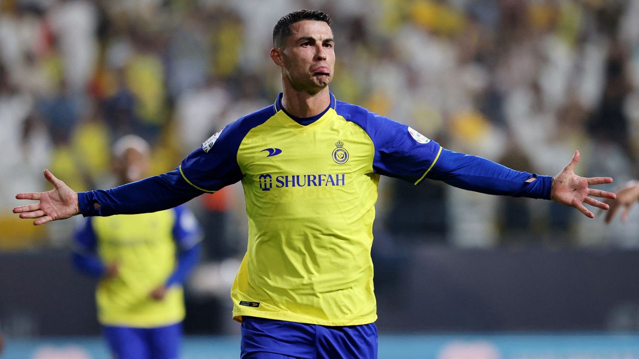 Festoi duke bërë kryqin pas golit, polemika në Arabi për Cristiano Ronaldon