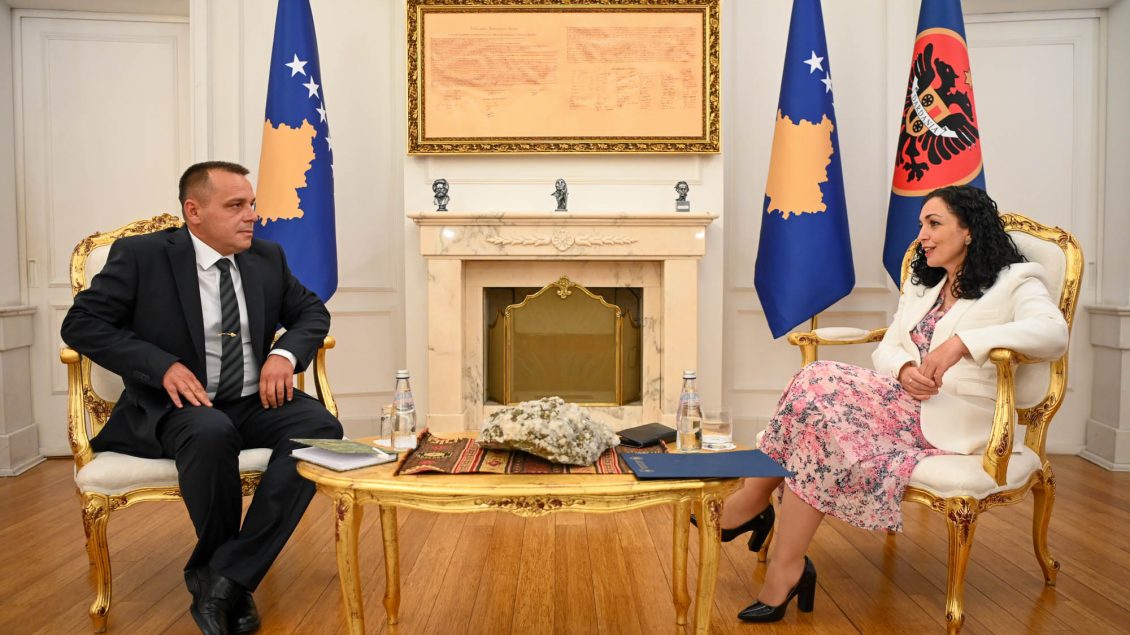 Osmani takon Maqedoncin, i siguron se Ministria e Mbrojtjes do ta ketë gjithmonë përkrahjen e pakursyer të saj