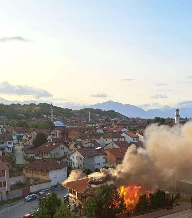 Policia jep detajet e fundit për zjarrin që përfshiu Muzeun e Muzikës në Gjakovë