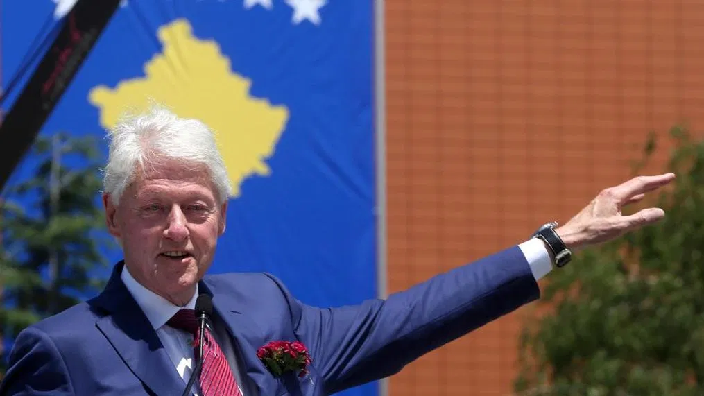 Bill Clinton feston ditëlindjen e 77-të, kjo ishte jeta e tij