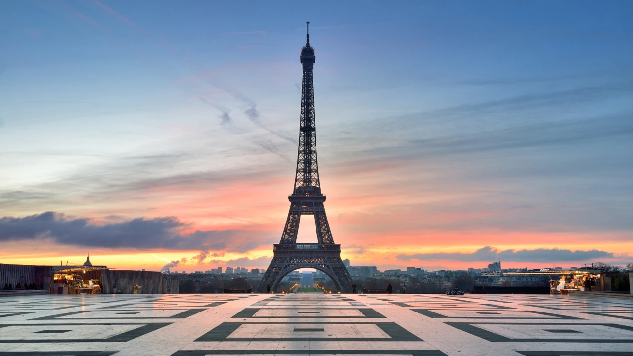 Paris: Kërcënim me bombë, evakuohet Kulla e Eiffelit