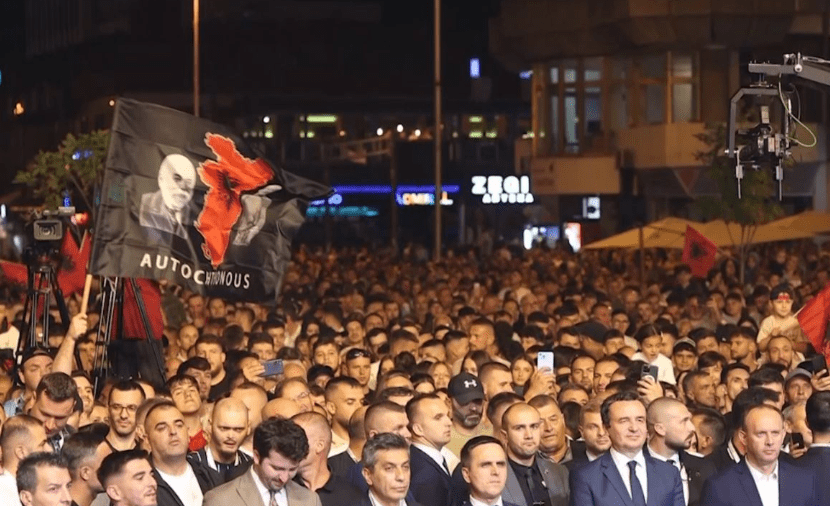 Daçiqit i dhemb flamuri “Autochthonous” në Tetovë: Pse s’po reagon askush për këtë