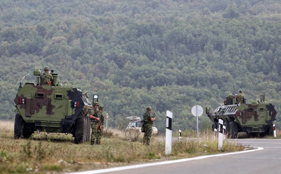 Gazetari serb: Ushtria e Serbisë mund të shkojë deri në kufi me Kosovën edhe të kthehet prapa