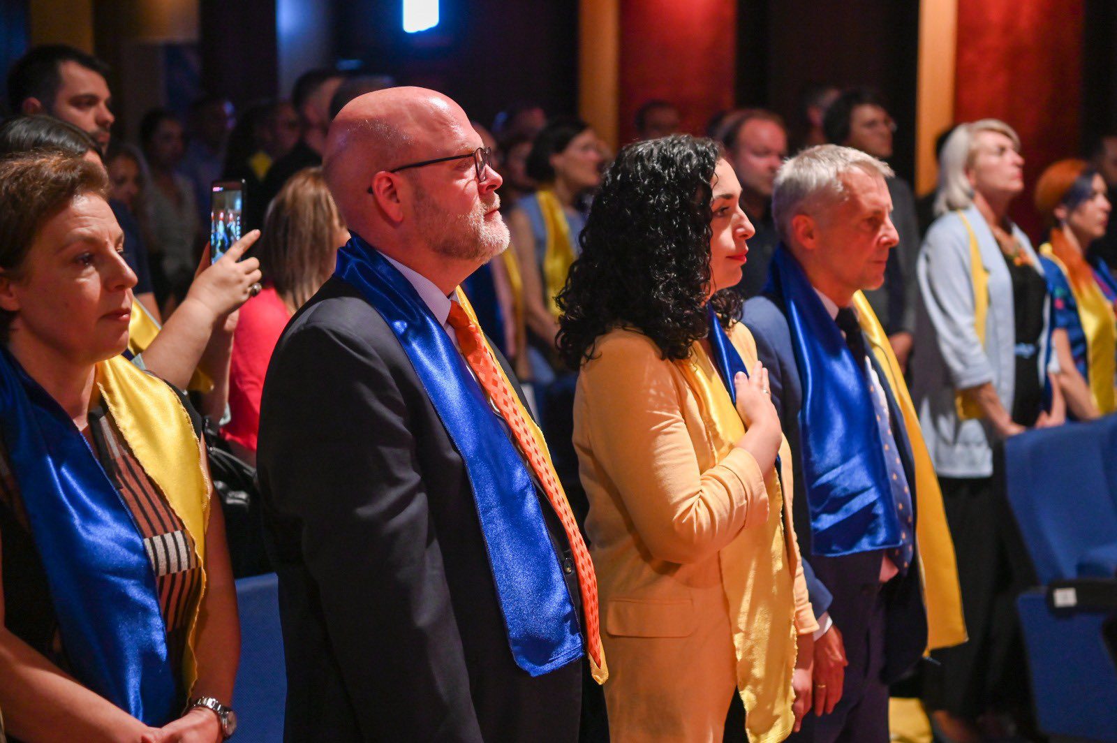 Osmani në ceremoninë për Ukrainën: Një ditë për të kujtuar qëndrueshmërinë e ukrainasve dhe mbështetjen e Kosovës