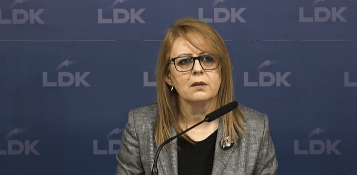 Bajrami e LDK-së i reagon Nagavcit: Ministre, mos i merr në qafë fëmijët, mos i le pa libra se nuk ta kanë borxh